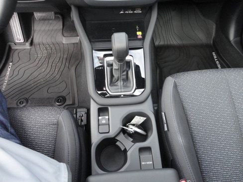 Used 2025 Subaru Forester Premium w/ Convenience Package #1 image 8