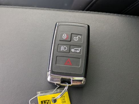 Used 2023 Land Rover Range Rover Long Wheelbase SE image 31