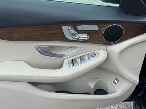 Used 2021 Mercedes-Benz C 300 4MATIC Sedan image 20