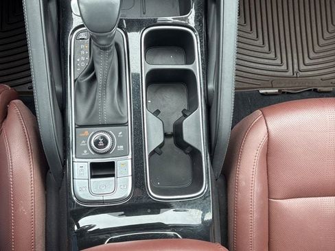 Used 2024 Kia Telluride SX w/ Towing Package AWD/4WD image 18