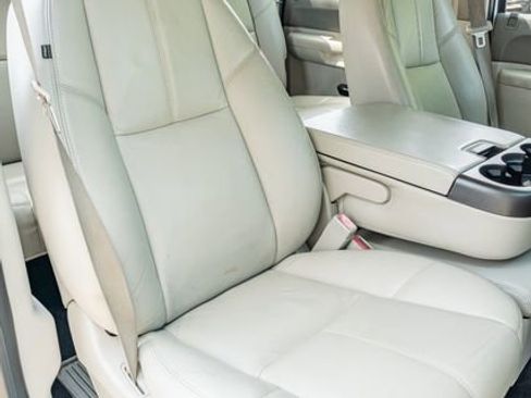 Used 2014 Chevrolet Silverado 2500 LT w/ Interior Plus Package AWD/4WD image 45