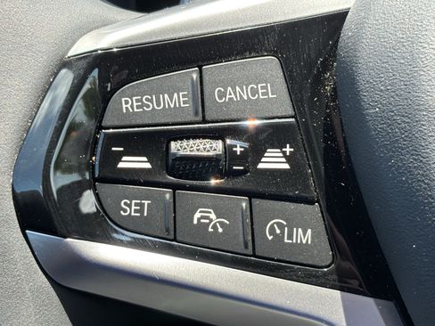 Used 2025 BMW 330i Sedan RWD image 18