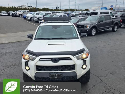 Used 2020 Toyota 4Runner Venture w/ Moonroof Package image 37