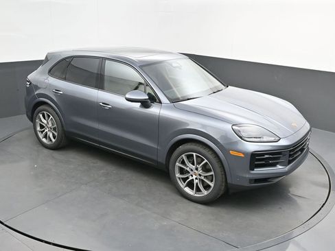 New 2026 Porsche Cayenne image 33