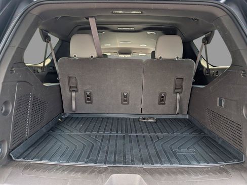 Used 2022 Chevrolet Suburban LT AWD/4WD image 36