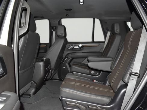 Used 2025 Chevrolet Tahoe High Country AWD/4WD image 29