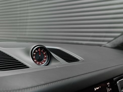 Certified 2022 Porsche Cayenne GTS AWD/4WD image 21