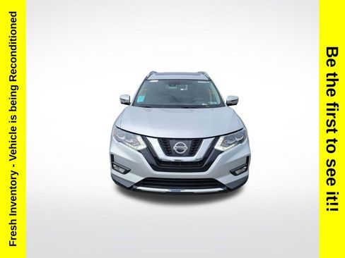 Used 2017 Nissan Rogue SL w/ SL Premium Package AWD/4WD image 8