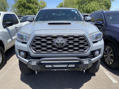 Used 2021 Toyota Tacoma TRD Sport w/ Technology Package RWD image 5
