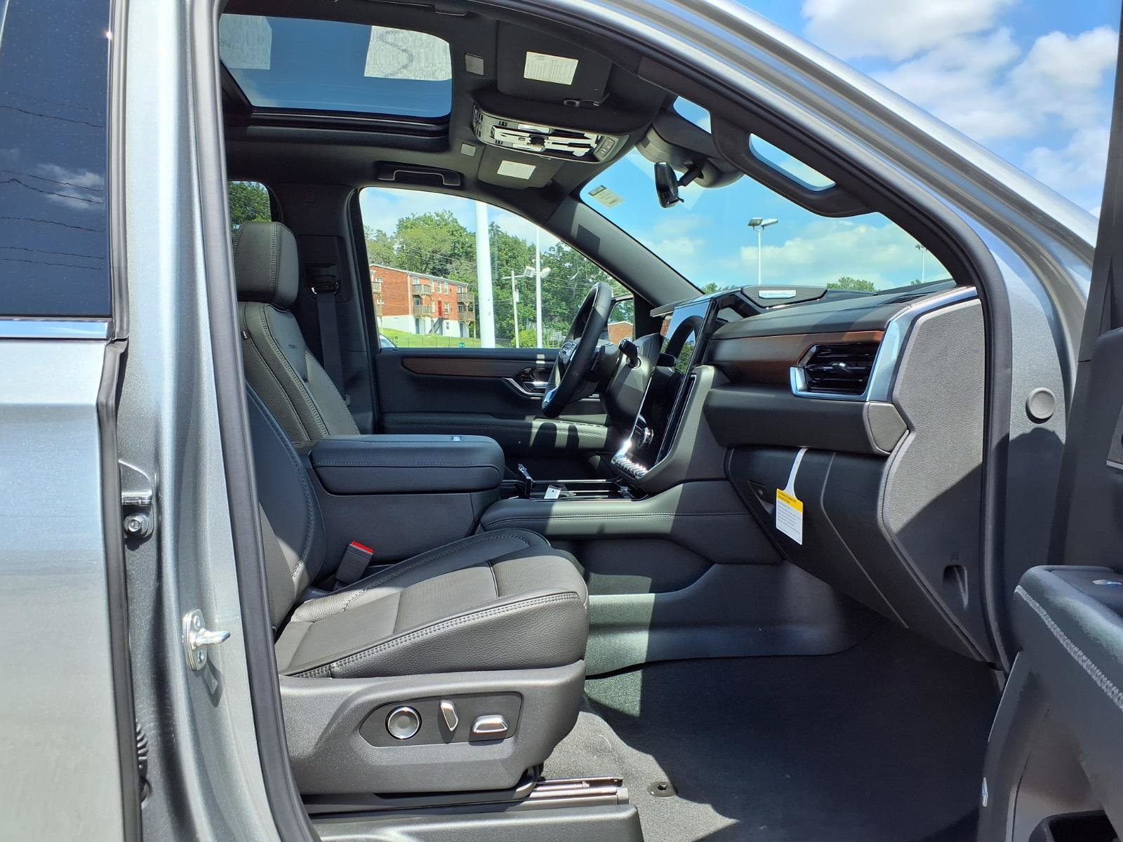 New 2026 GMC Yukon Denali w/ Denali Reserve Package AWD/4WD image 20