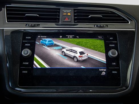 Certified 2022 Volkswagen Tiguan SE AWD/4WD image 39