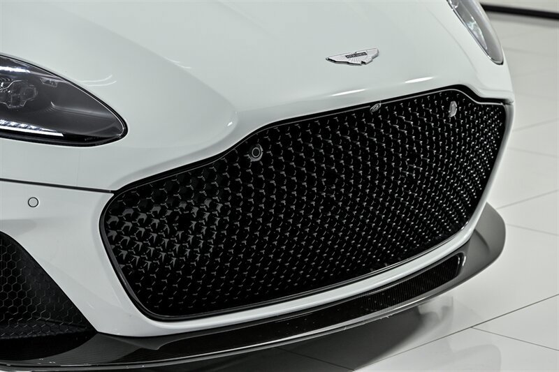 Used 2019 Aston Martin DBS Superleggera RWD image 3