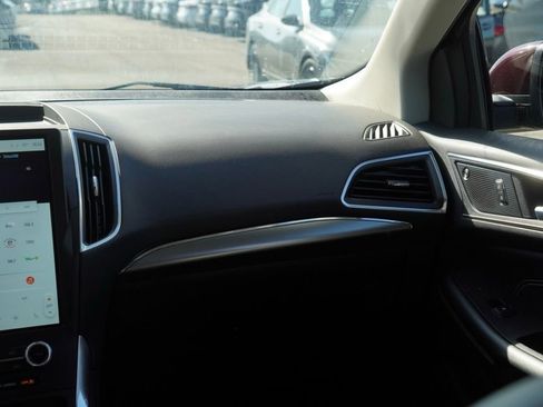 Used 2024 Ford Edge Titanium image 19