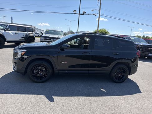 Used 2023 GMC Terrain AT4 AWD/4WD image 10