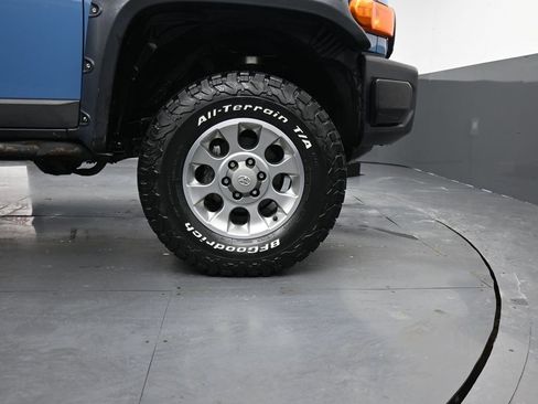 Used 2013 Toyota FJ Cruiser 4WD image 11