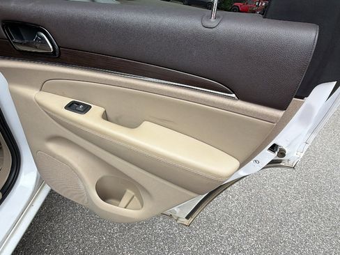 Used 2020 Jeep Grand Cherokee Overland w/ Trailer Tow Group IV RWD image 20