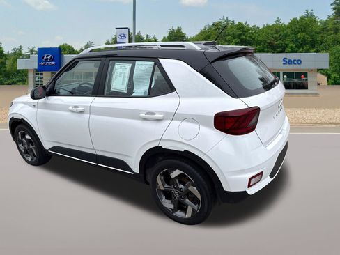 Certified 2025 Hyundai Venue Limited FWD image 3