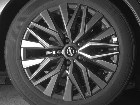 Used 2025 Nissan Altima 2.5 SV image 15