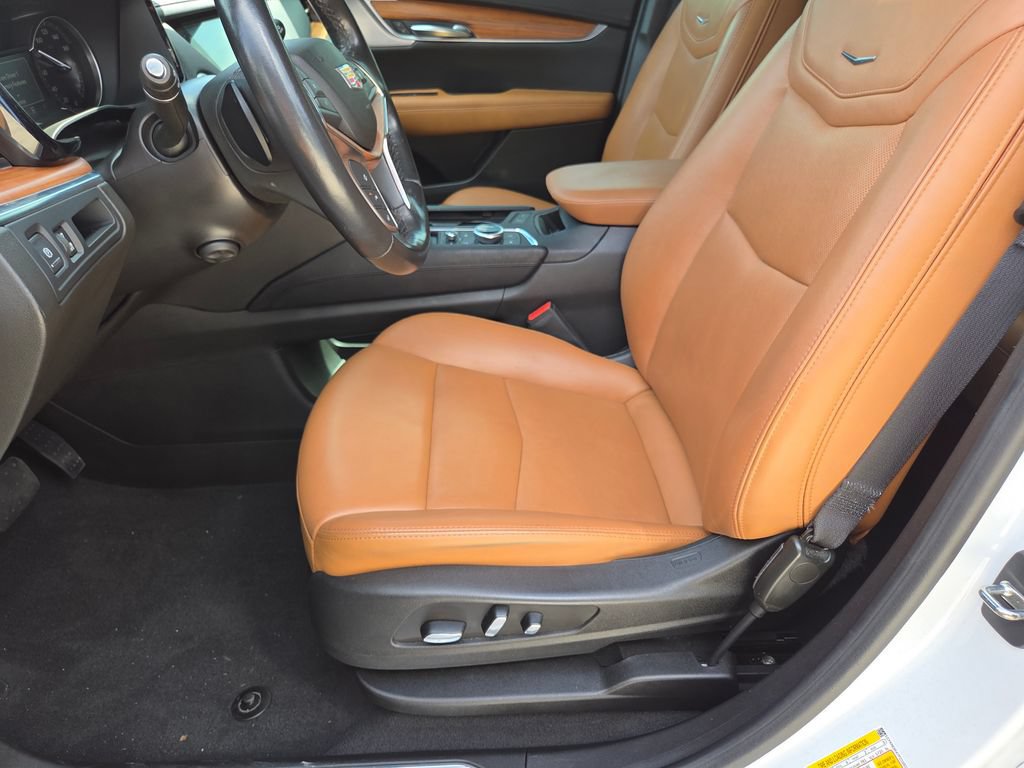 Used 2023 Cadillac XT5 Premium Luxury AWD/4WD image 6