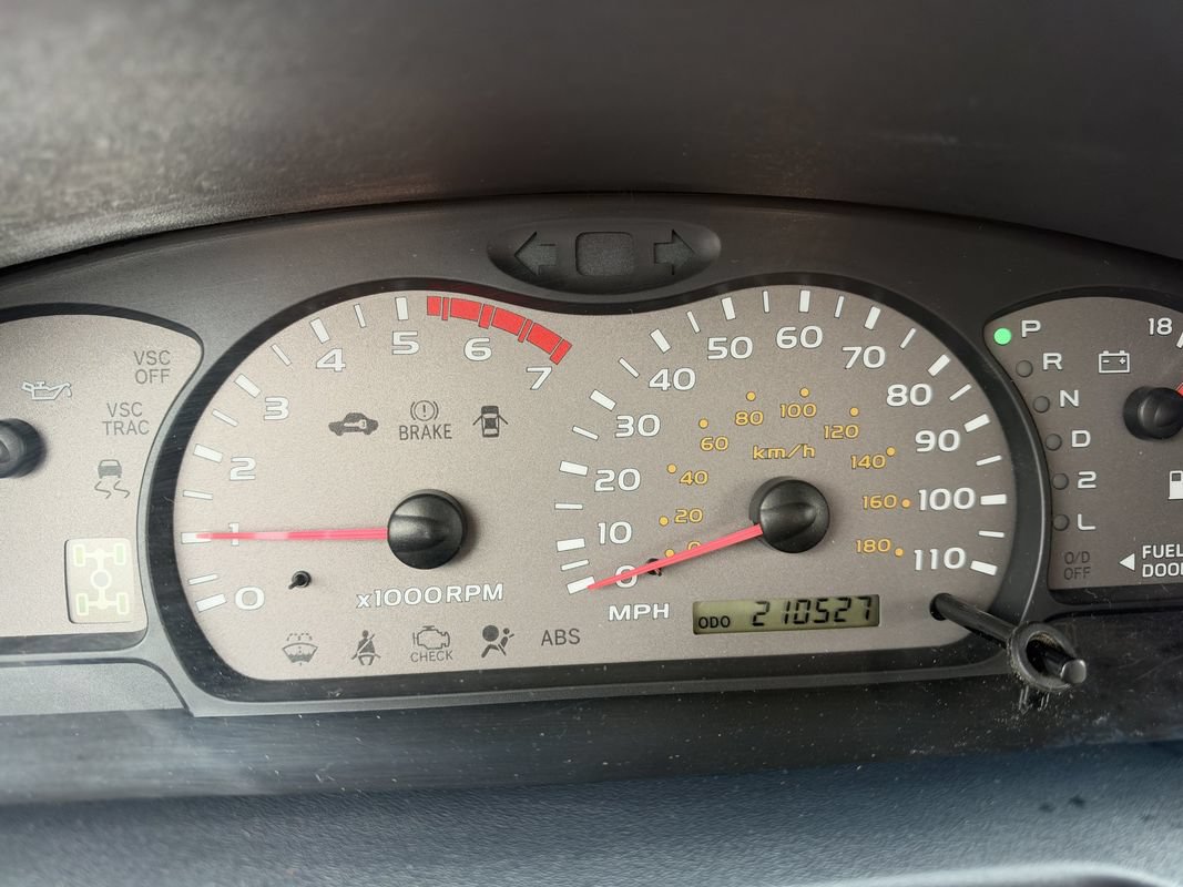 Used 2003 Toyota Sequoia SR5 AWD/4WD image 16