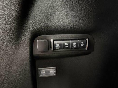 Used 2019 Ford Explorer Platinum AWD/4WD image 17