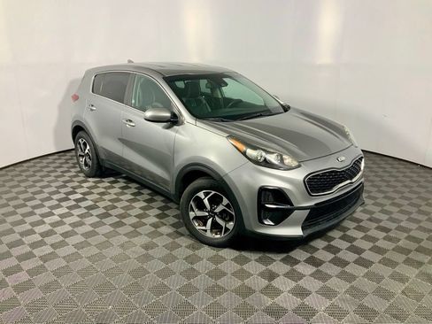 Used 2020 Kia Sportage LX FWD image 2