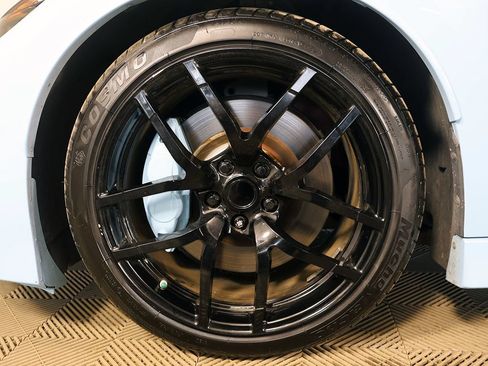 Used 2016 Nissan 370Z NISMO RWD image 17
