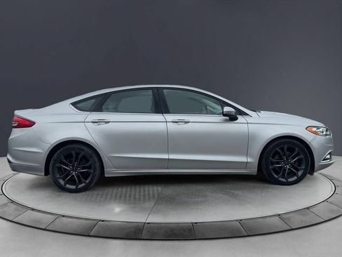 Used 2018 Ford Fusion SE w/ Equipment Group 201A FWD image 6