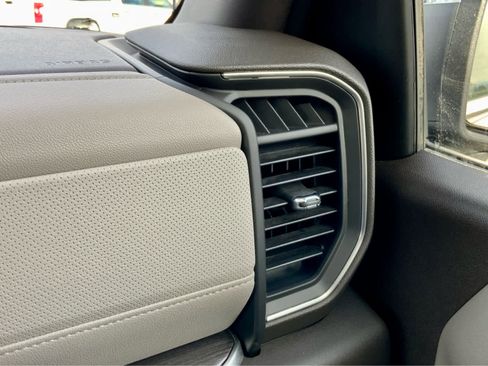 Used 2022 Chevrolet Silverado 1500 LTZ w/ LTZ Premium Package image 58