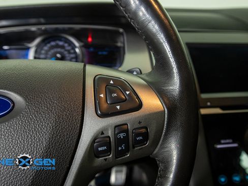 Used 2019 Ford Taurus SHO image 15