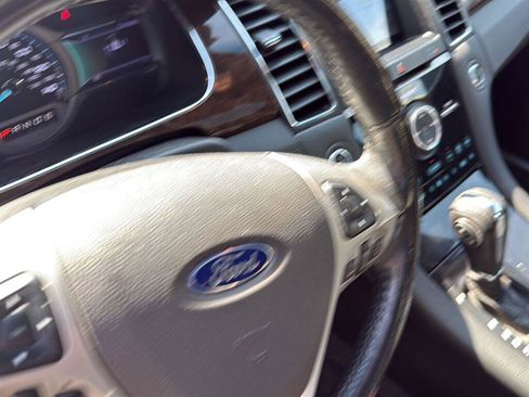 Used 2013 Ford Taurus Limited FWD image 16