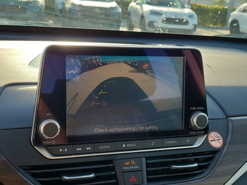 Used 2024 Nissan Altima 2.5 SV image 26