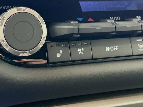 New 2026 Toyota Tundra Platinum AWD/4WD image 19