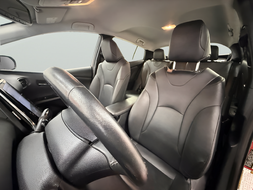 Used 2017 Toyota Prius Prime Advanced FWD image 11