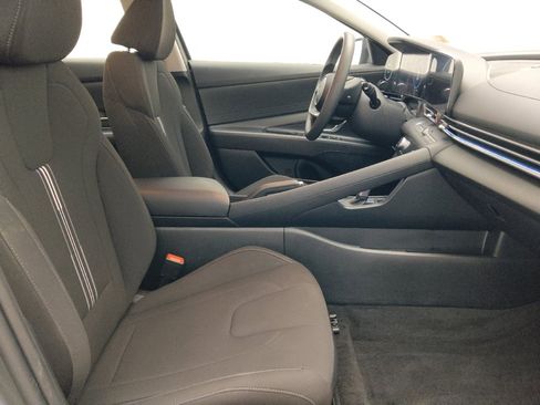 Used 2024 Hyundai Elantra SEL FWD image 21