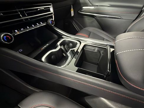 Certified 2026 Chevrolet Traverse RS image 38