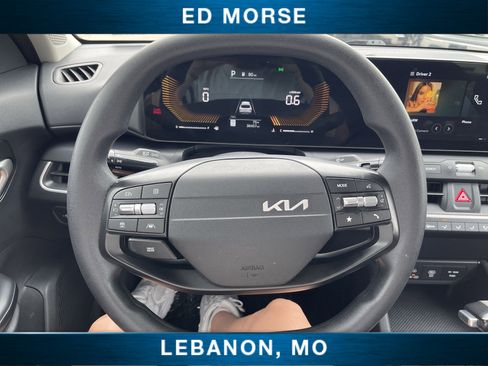 Used 2025 Kia K4 FWD image 12
