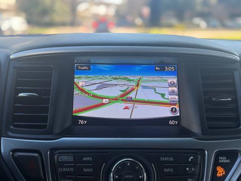 Used 2019 Nissan Pathfinder SL FWD image 34