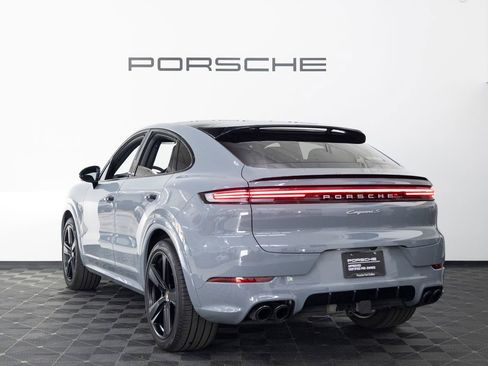 Certified 2026 Porsche Cayenne S AWD/4WD image 3