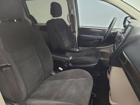 Used 2019 Dodge Grand Caravan SE image 21