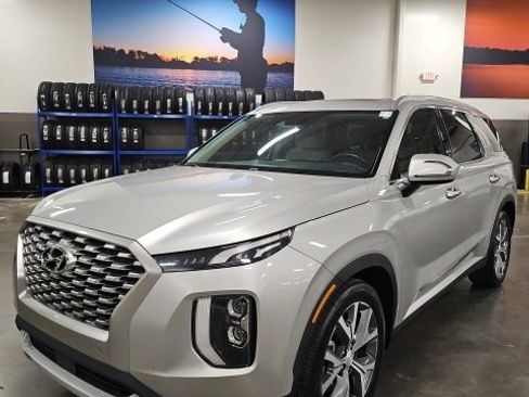Used 2022 Hyundai Palisade SEL w/ Premium Package image 2