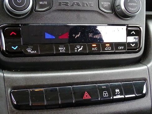 Used 2022 RAM ProMaster 2500 FWD image 23