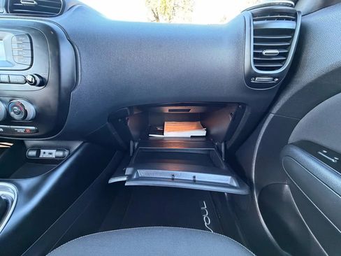 Used 2014 Kia Soul + image 38