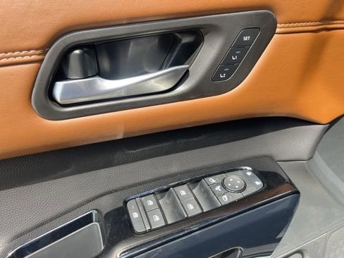 New 2026 Nissan Pathfinder Platinum FWD image 10