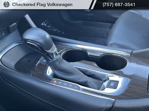 Used 2024 Chevrolet Malibu LT image 43