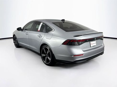 Used 2024 Honda Accord Sport image 11