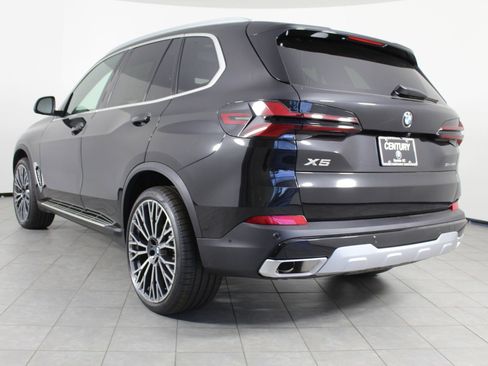 Used 2026 BMW X5 sDrive40i w/ Climate Comfort Package image 3