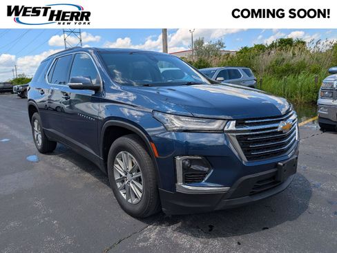 Used 2023 Chevrolet Traverse LT AWD/4WD image 1