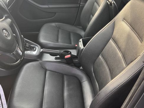 Used 2012 Volkswagen Jetta SE FWD image 11