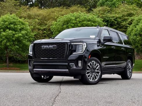 Used 2023 GMC Yukon XL Denali Ultimate AWD/4WD image 2